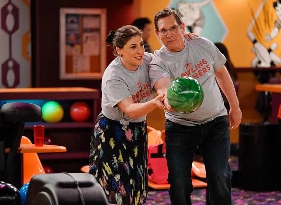 Call Me Kat - Call Me a Kingbirdie (S02E13) (2022)