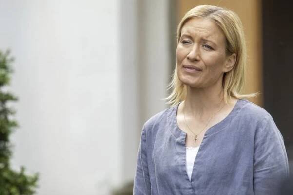 FOTO: Herečka Helena Dvořáková. – stránka 10