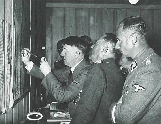 (Bundesarchiv Bild B 1945 BILD-051671A-0041 Photo O. Ang)