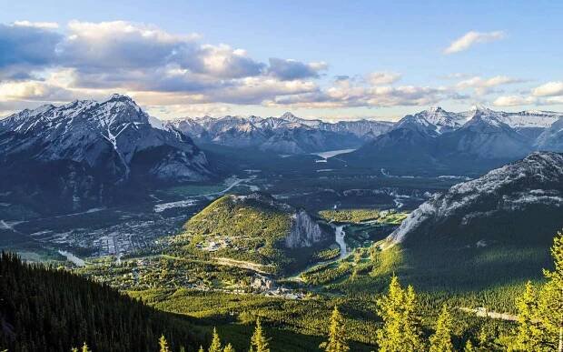 Banff Nationalpark: Blick auf Banff vom Sulphur Mountain