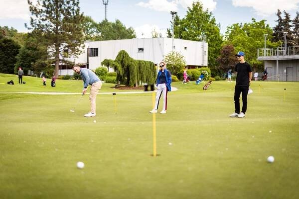 Reportáž z VŠE Alumni Golf Tour květen 2022 – Absolventské centrum VŠE – Vysoká škola ekonomická v Praze