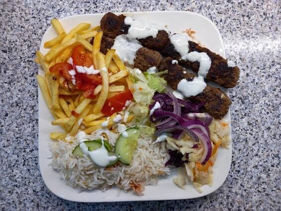 Šiš kebab, döner, dürüm i masový mix grill s přílohou pro 1 nebo 2 osoby