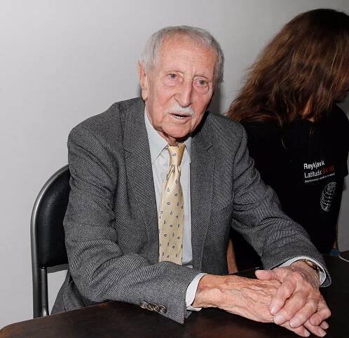 Lubomír Kostelka zemřel dnes ve věku 91 let.