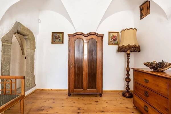 Prohlédnout dvůr & apartmány
