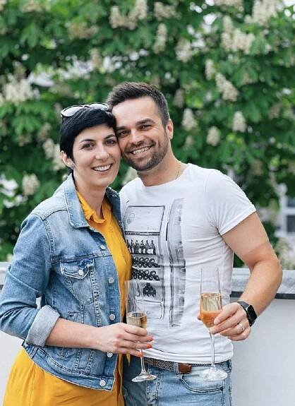 FOTO: Politička Markéta Pekarová Adamová zveřejnila na svém Instagramu zamilovanou fotografii se svým manželem. – stránka 512