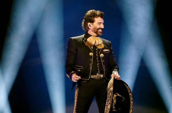 From ‘Plaza de Toros’ to The Charts: Alejandro Fernández Locks No. 1