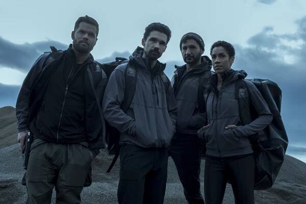Wes Chatham, Steven Strait, Cas Anvar, Dominique Tipper - Expanze - Nová Terra - Promo