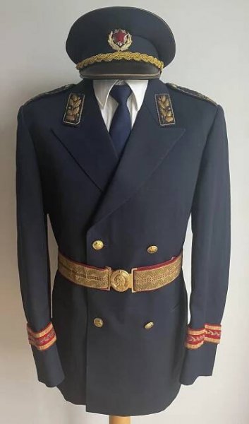 Svečana uniforma general-majora Ante Kranjca : r/Yugoslavia