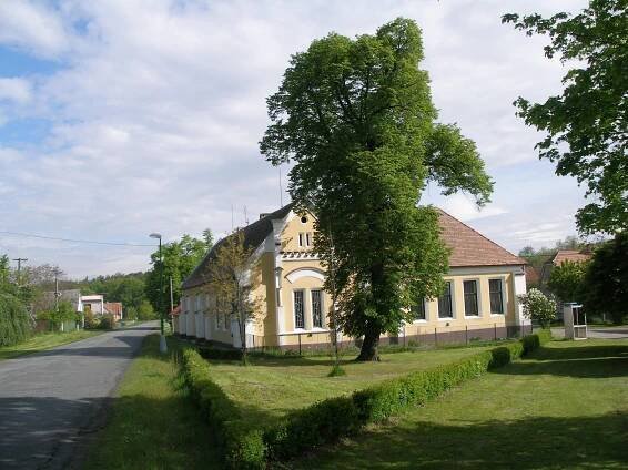 Litošice - obecní úřad foto 2