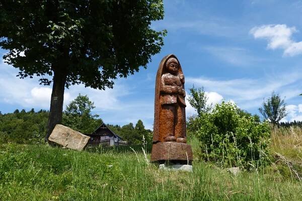 Fotografie - Socha u horské chaty Soláň - 20.07.2014