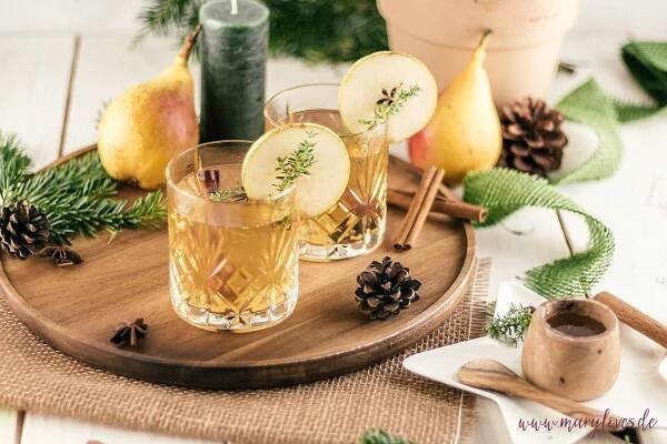 Winterlicher Birnenpunsch mit Honig & Thymian