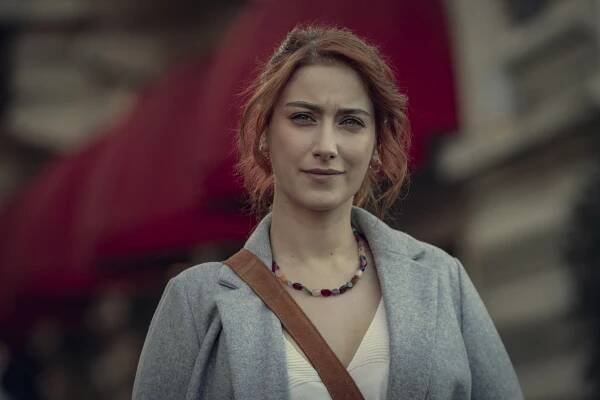 Půlnoc v hotelu Pera Palace - Cesta - Z filmu - Hazal Kaya
