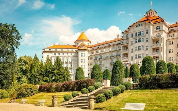 Karlovy Vary: Hotel Imperial ***** s polopenzí a neomezeným wellness (bazén, sauna a vířivka) + 3 procedury
