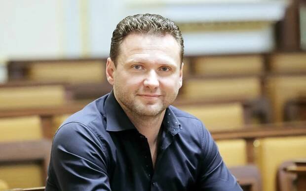 Galerie: „Mám zkušenost, je to řemeslo.“ Vondráček chce do vedení sněmovny, Pekarová ho odmítá - Galerie - Echo24.cz