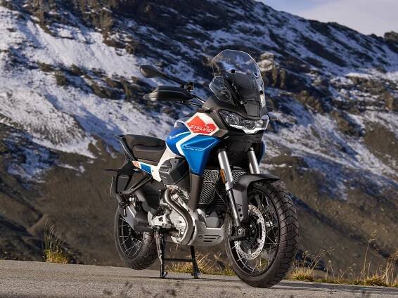 Moto Guzzi Stelvio Duecento Tributo 2025 - Cestovní enduro - 449 900 Kč - K2Moto.cz - Splňte si svůj motocyklový sen