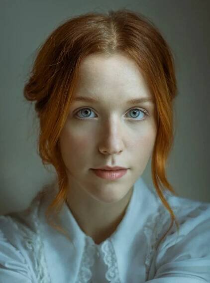 alt="IRINA BRAVO"