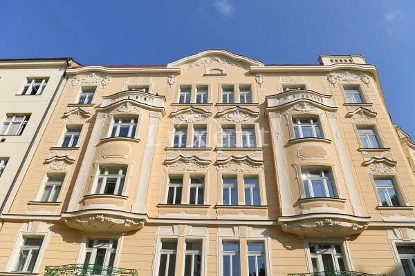 Pronájem elegantního bytu 2+kk/S, 44 m2, Praha - Vršovice | Luxent