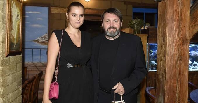 Kokta měl na účtech stamiliony, o vše ale přišel. Dnes žije s Ornellou v pronajatém domě na venkově