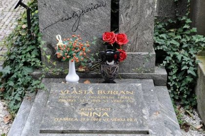 Hrob komika Vlasty Buriana - 3 - GALERIE: Hroby slavných (9/37)