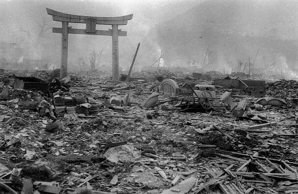 Atomovka v Nagasaki napsala hrozivé příběhy: V ruinách běhala nahá fialová matka