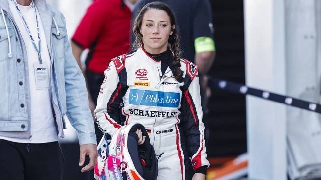 Německá pilotka Carrie Schreinerová - F1 Academy pilotky (2/8)