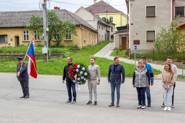 Uctění památky padlých - Oficiální stránky obce Laškov