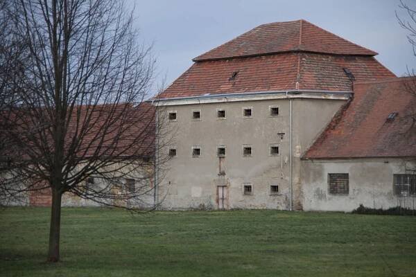 Fotogalerie – Zámek Měšice u Prahy