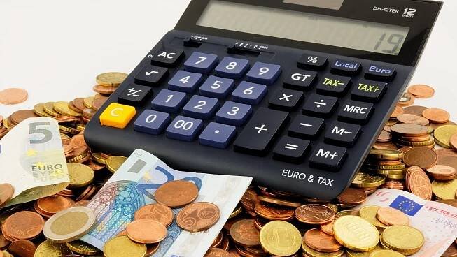 Češi mají poprvé od roku 2011 vyšší kupní sílu než Slováci. A to hlavně díky tomu, že skončily intervence – faei.cz