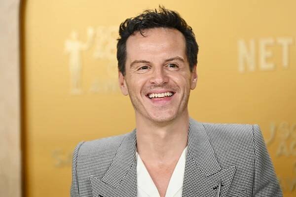 Andrew Scott Passed a Kidney Stone at the 2020 SAG Awards