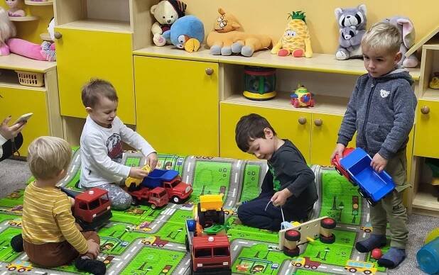Návštěva z MŠ E. Pittera v Jeslích E. Pittera | Centrum FILIA České Budějovice