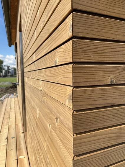 Tiny house s obkladem z thermo-borovice a modřínu v Hrobicích - Značkové palubky SECA
