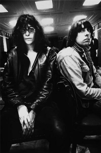 LW_Book_Ramones_joeymikeyramone
