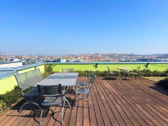 Luxusní penthouse 4+kk s panoramatickou střešní terasou 190 m Praha 5, Smíchov