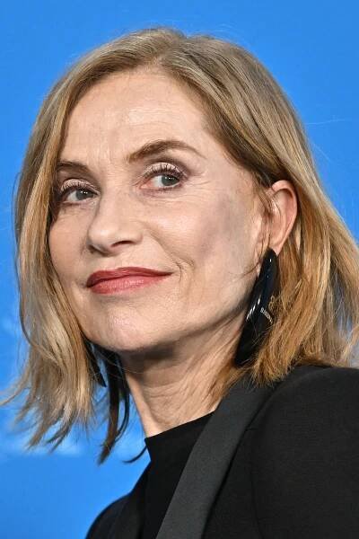 At 70, Isabelle Huppert Has Found The Ideal Dress For Her