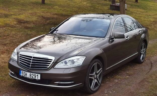 2011 Mercedes Benz W221 S500 4matic 4.7 V8 benzín 320 kW 700 Nm