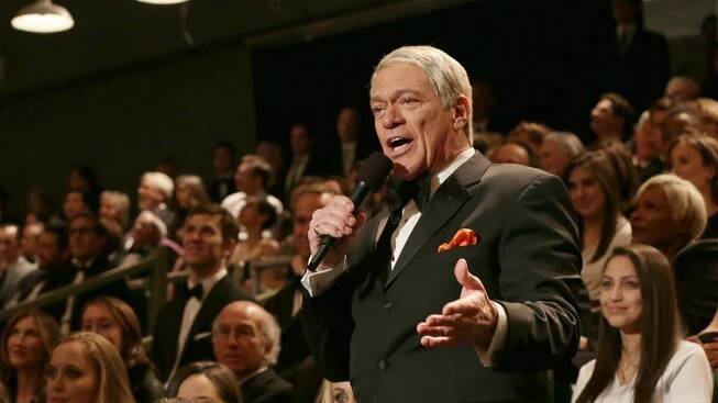 Joe Piscopo, SNL's Frank Sinatra impersonator, plays his favorite Sinatra songs
