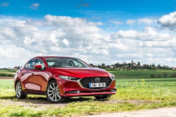 Test Mazda3 sedan Skyactiv-X180 2020: Vynikající kombinace - roadblog.cz