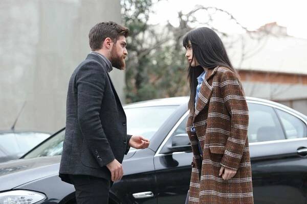 Alev Alev - Episode 13 - Z filmu - Berker Güven, Hazar Ergüçlü