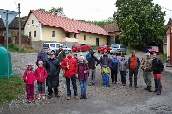 Paleontologická vycházka 12.5.2019 - Starší kulturní akce - Fotogalerie - Obec Koněprusy