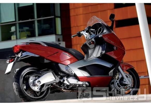 Gilera GP 800 | Skutry.cz
