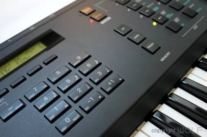 Yamaha V50 Synthesizer (1989) | WOLF FASCINATIONS