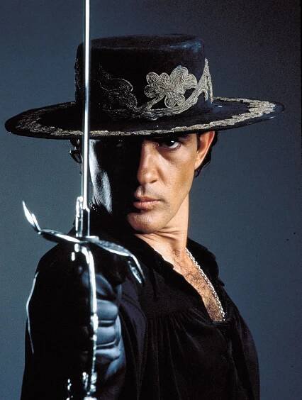 Antonio Banderas (60)