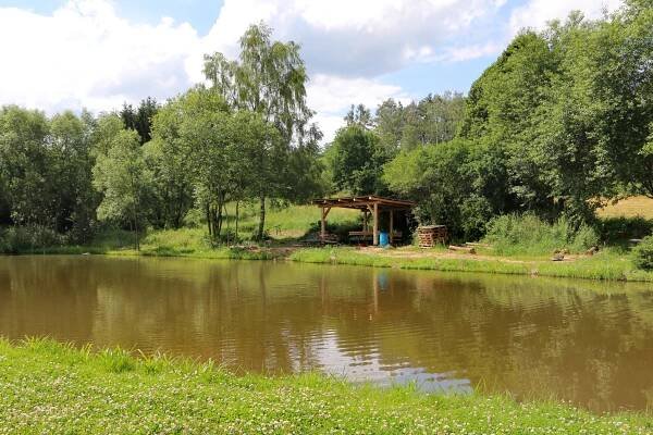 Soubor:Vílanec, west pond.jpg – Wikipedie