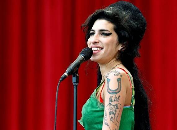 Nezapomenutelná Amy Winehouse byla problémové dítě. Dnes by jí bylo 41 let