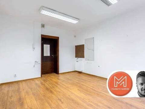 Pronájem obchodního prostoru 18 m²