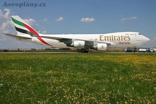Boeing 747-47UF/SCD - N415MC