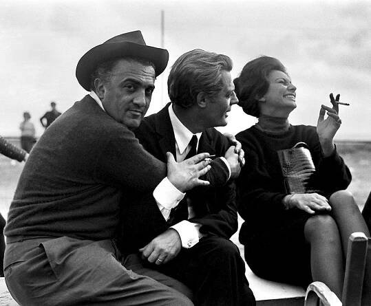 Federico-Fellini-Marcello-Mastroianni-and-Sophia-Loren