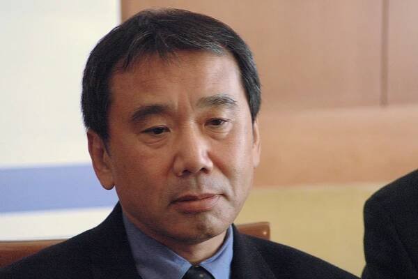 Japonský spisovatel Murakami slaví 65. narozeniny. Doma mu vyčítají přílišnou evropskost