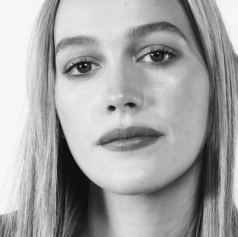 Victoria Pedretti Talks Working with Penn Badgley, Being Cast in You, and Wanting to Work with Taika Waititi