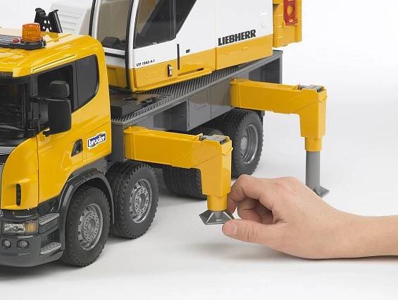 BRUDER 3570 Žlutý JEŘÁB SCANIA R - LIEBHERR